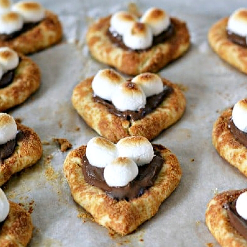 Heart shaped s'mores cookies filled with Nutella.