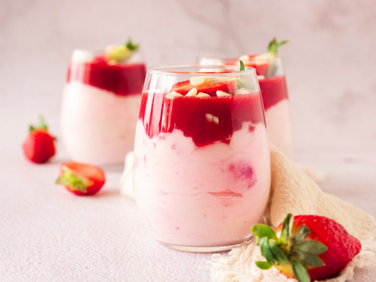 Glasses filled with strawberry mousse.