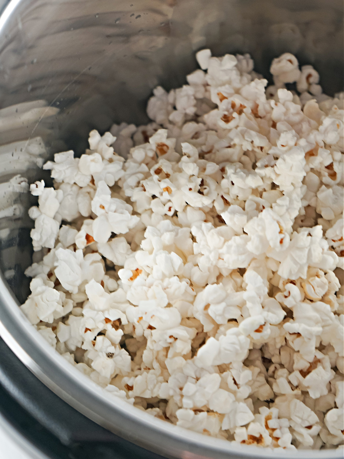 Popcorn cooked in an Instant Pot.